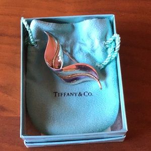Tiffany & Co. vintage rope swirl leaf pin